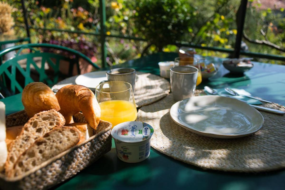 Hotel De La Beroche Saint-Aubin-Sauges Екстер'єр фото